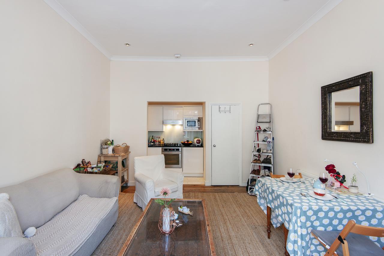 Bright Gratton Road Apartment London Exterior foto