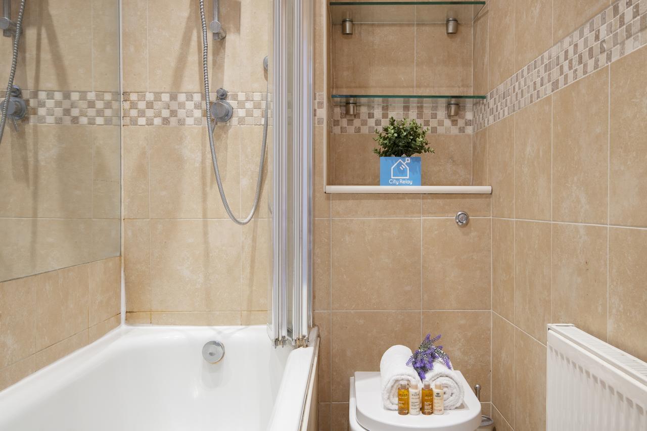 Bright Gratton Road Apartment London Exterior foto