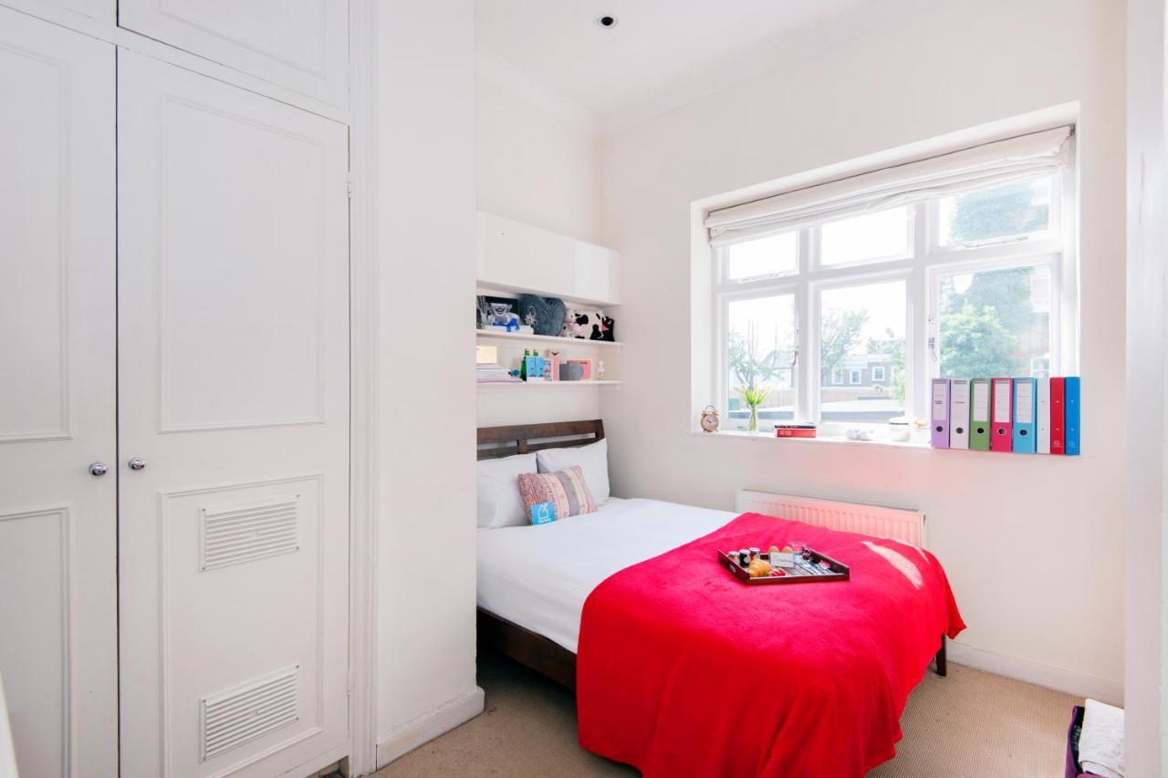Bright Gratton Road Apartment London Exterior foto